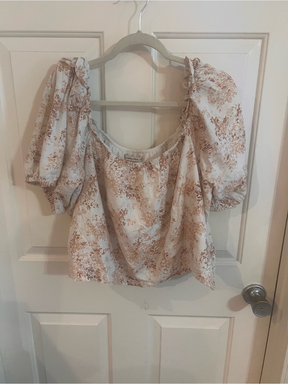 Abercrombie & Fitch Beige Floral Puff-Sleeve Peasant Top